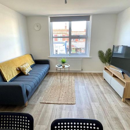Spacious Coastal Stay In Central Location 본머스 외부 사진