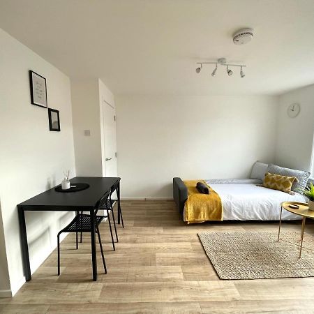 Central, Bright & Spacious Apartment - Parking Included 본머스 외부 사진