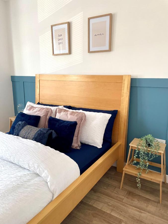 Central, Bright & Spacious Apartment - Parking Included 본머스 외부 사진
