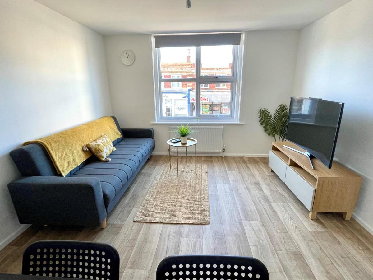 Central, Bright & Spacious Apartment - Parking Included 본머스 외부 사진