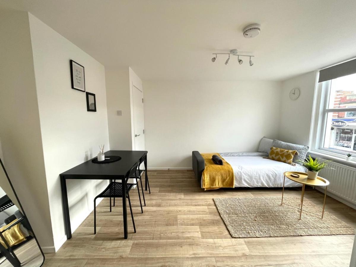 Central, Bright & Spacious Apartment - Parking Included 본머스 외부 사진
