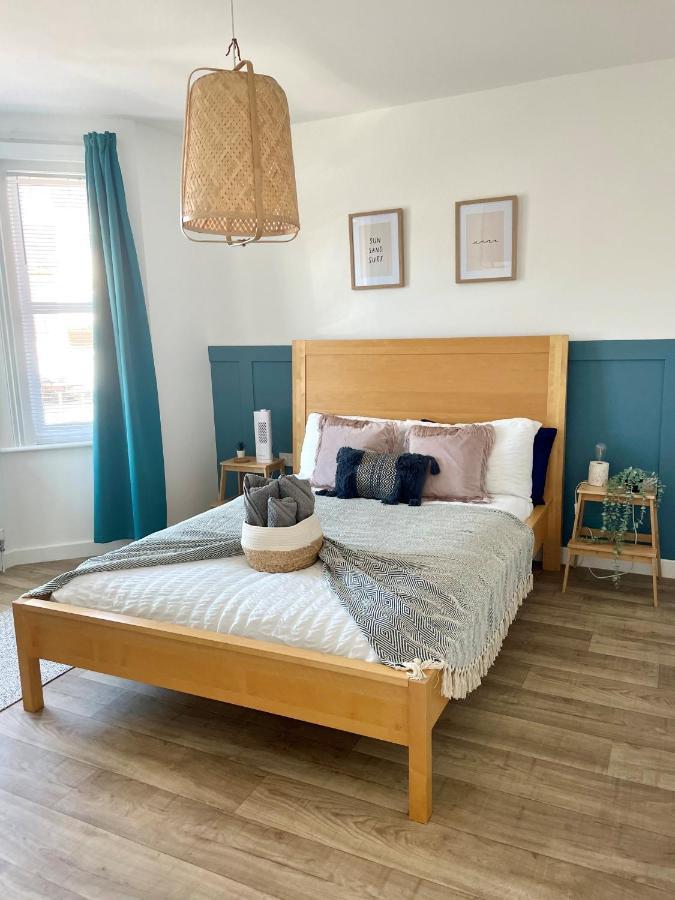 Central, Bright & Spacious Apartment - Parking Included 본머스 외부 사진